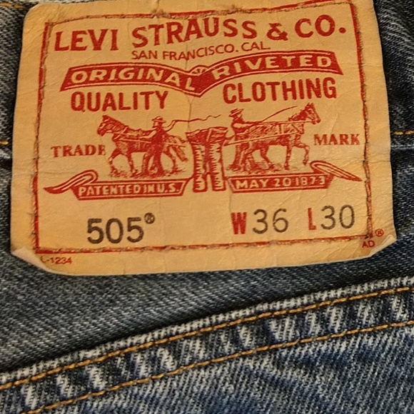 Levi's Other - Levi's regular fit 36 x 30 505 denim blue jeans